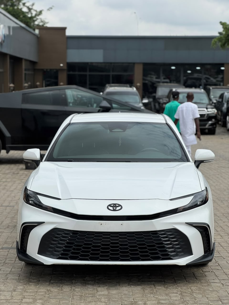 2025 Toyota Camry โ photo 1