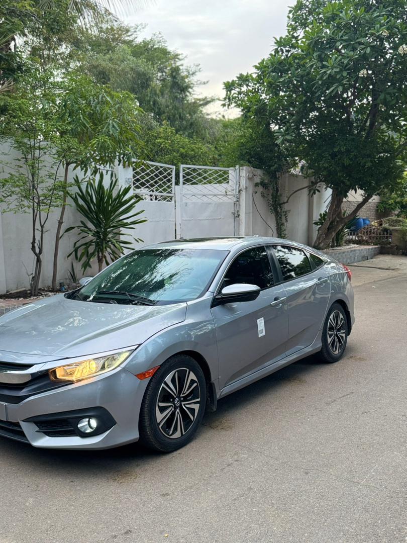2016 Honda Civic โ photo 1