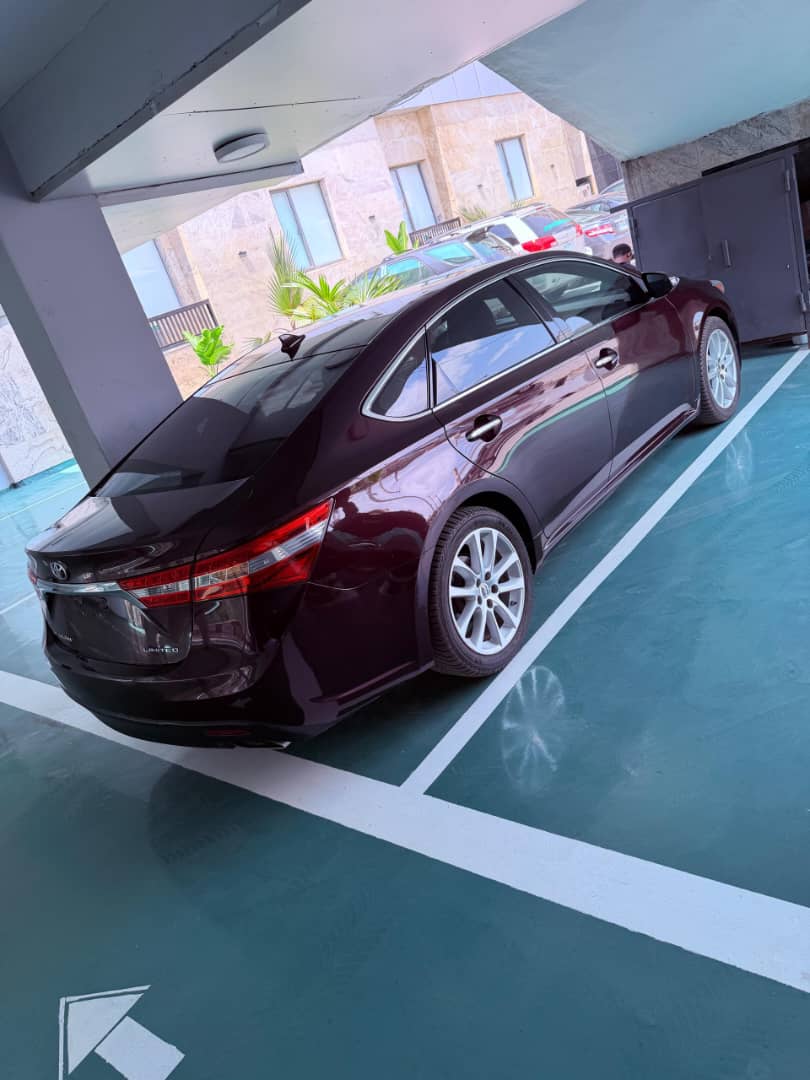 2015 Toyota Avalon โ photo 1