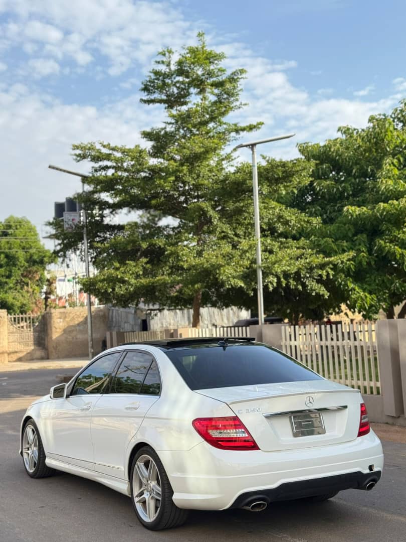 2013 Mercedes Benz C350 โ photo 1