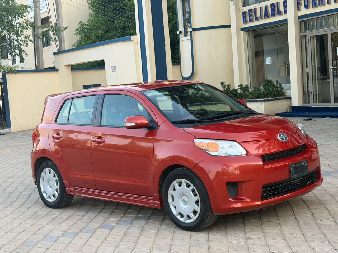 2009 Toyota Scion XD โ photo 1