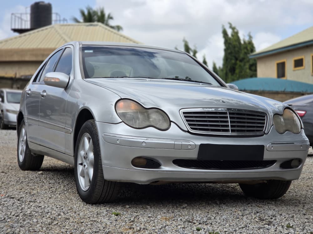 2009 Mercedes-Benz C-Class — photo 1