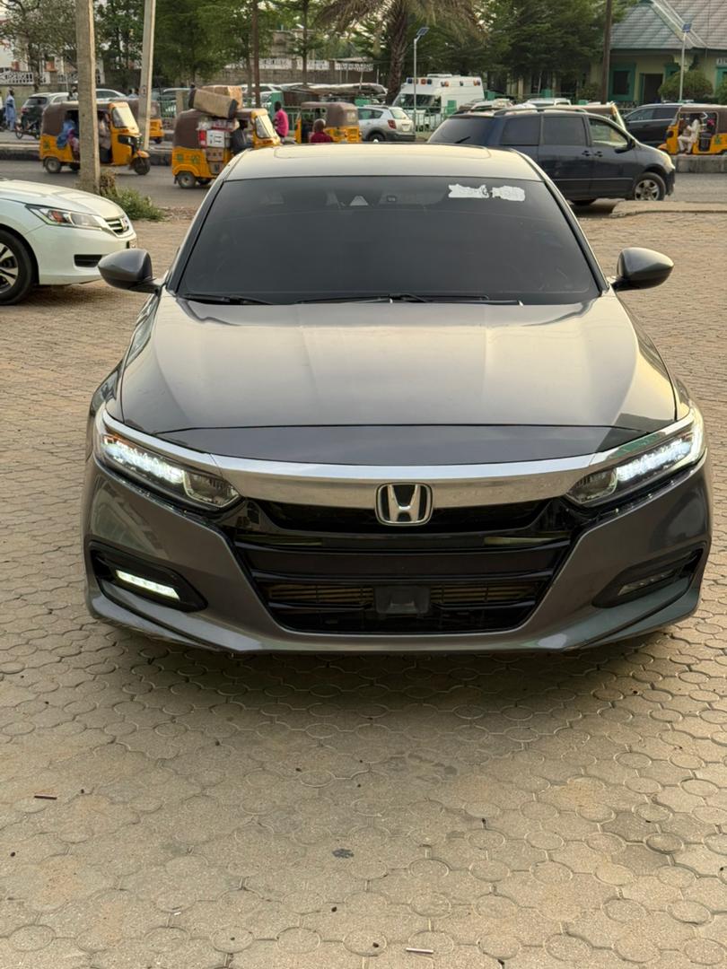 2019 Honda Accord โ photo 1